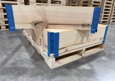 pallet collar stack blue hinges