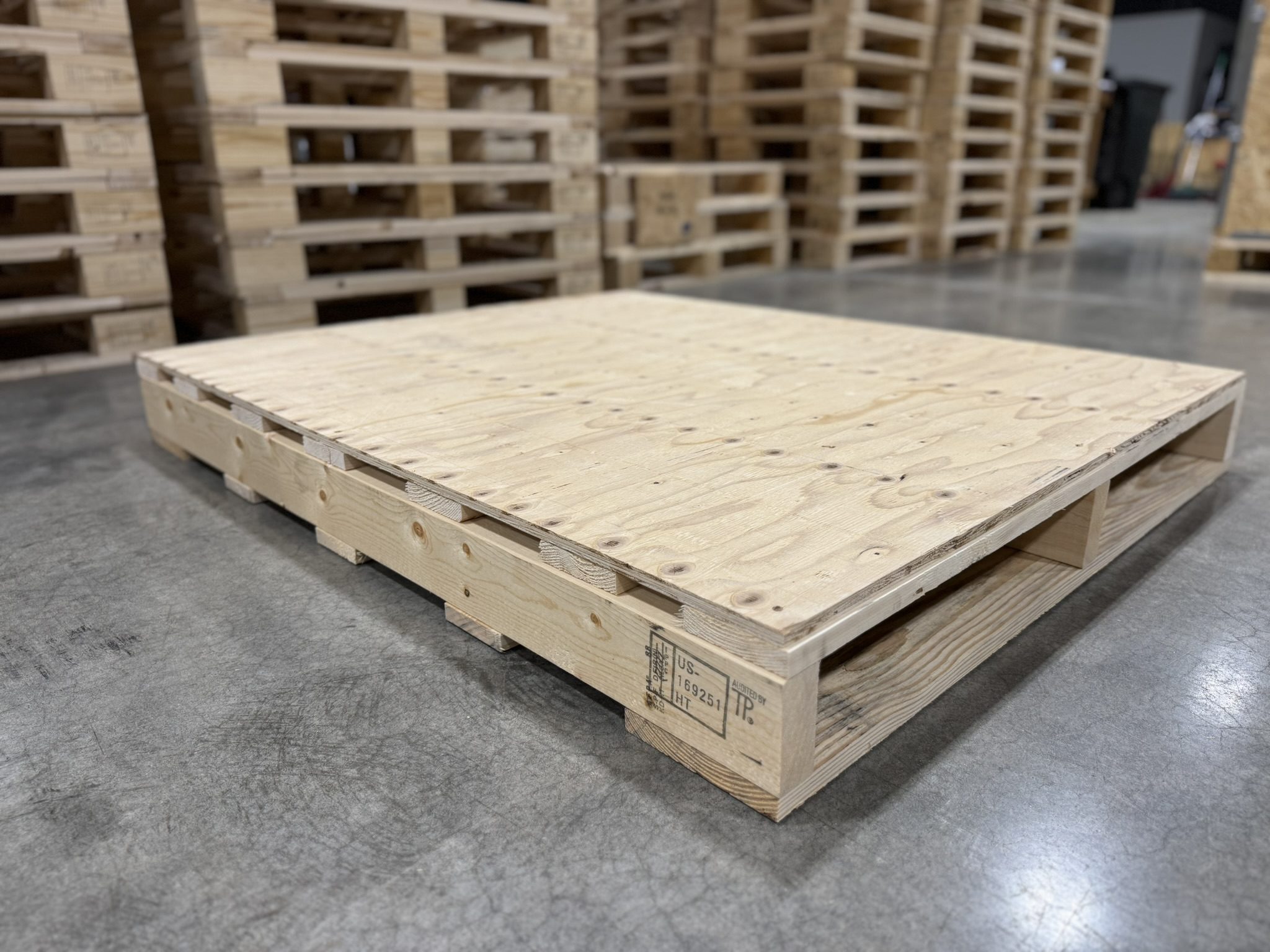 41.25x31.5 pallet solid top